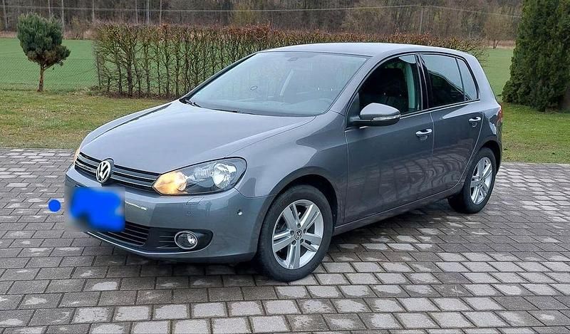 Gebraucht VW Golf VII Match 105 PS (77 kW) 2012 Grau Limousine