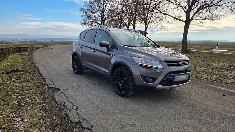 Gebraucht Ford Kuga Titanium 140 PS (102 kW) 2011 Braun SUV