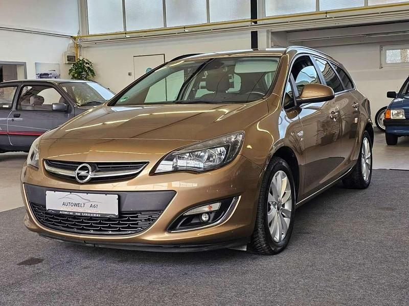 Champagner (m2) Gebraucht 2013 Opel Astra Kombi | 5.550 € (Guter Preis) - Bild 1/4