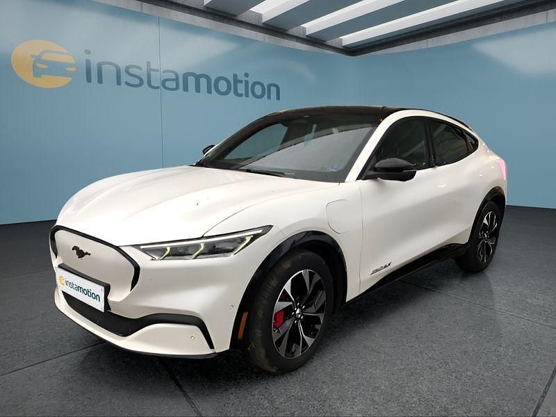 Weiß Gebraucht 2022 Ford Mustang Mach-E SUV | 32.999 € (Superpreis) - Bild 1/4