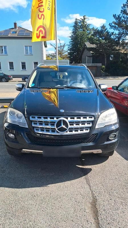 Gebraucht Mercedes ML280 190 PS (139 kW) 2008 Schwarz SUV