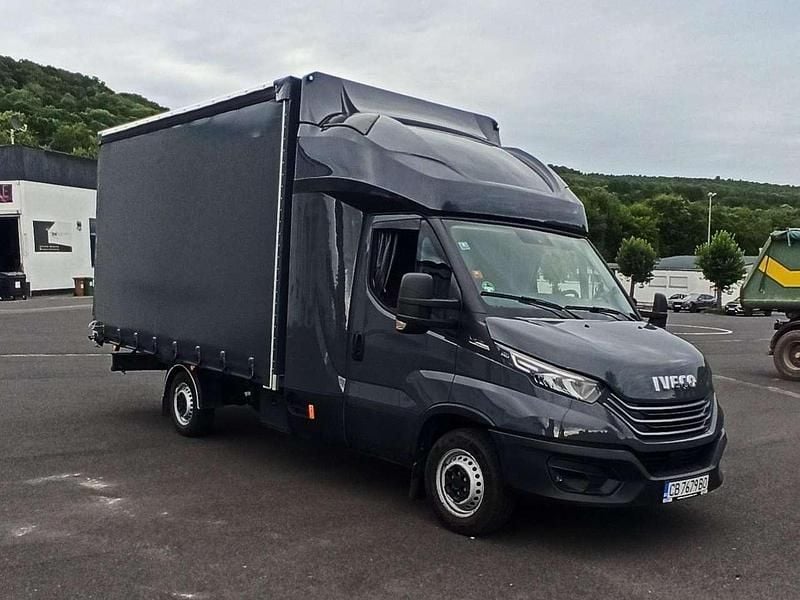 Grau Gebraucht 2023 Iveco Daily | 55.000 € - Bild 1/4
