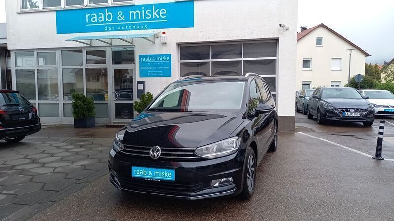 Deep black perleffekt Gebraucht 2017 VW Touran Sound Van / Kleinbus | 20.290 € (Fairer Preis) - Bild 1/4