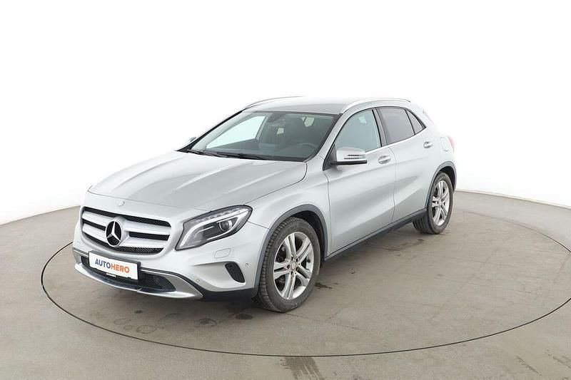 Gebraucht Mercedes GLA180 Urban 122 PS (89 kW) 2017 Silber SUV