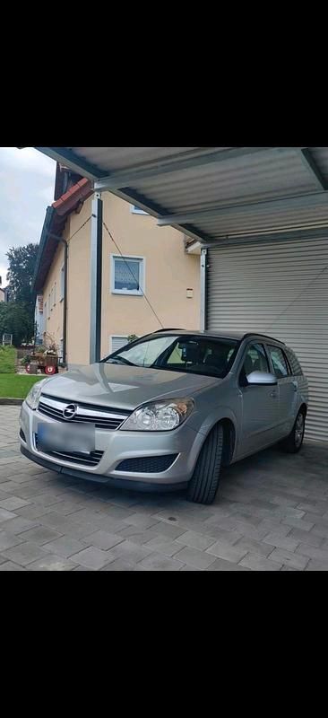 Grau Gebraucht 2008 Opel Astra Kombi | 700 € (Superpreis) - Bild 1/4