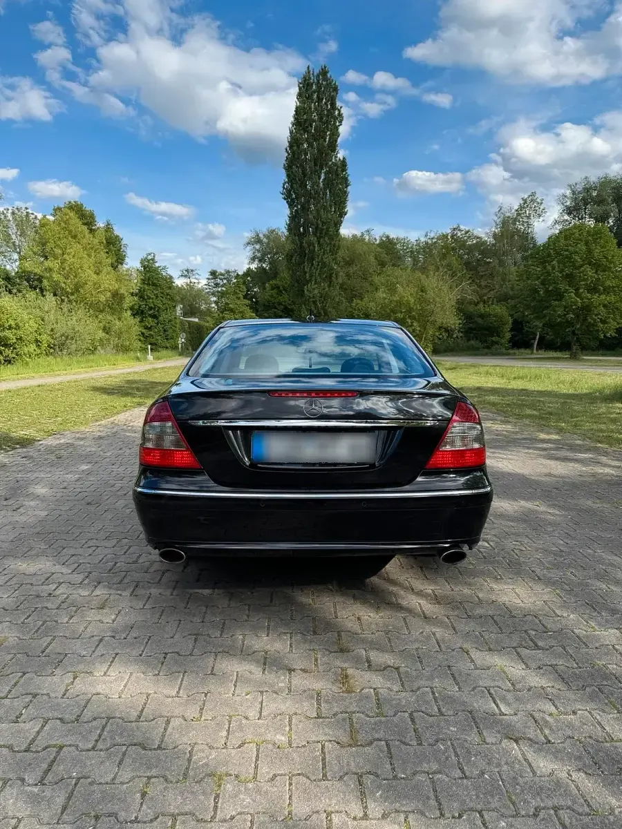 Gebraucht Mercedes E280 Avantgarde 190 PS (139 kW) 2007 Schwarz Limousine