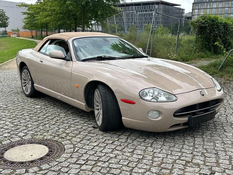 Beige Gebraucht 2006 Jaguar XK8 Cabrio | 17.800 € - Bild 1/4