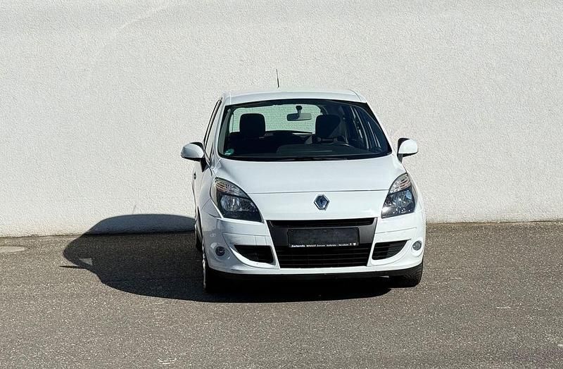 Gebraucht Renault Scénic III 110 PS (80 kW) 2011 Weiß Van / Kleinbus