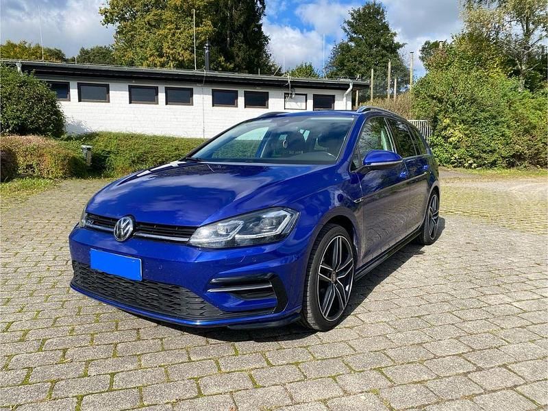 Blau Gebraucht 2017 VW Golf VII Highline Kombi | 17.000 € - Bild 1/4