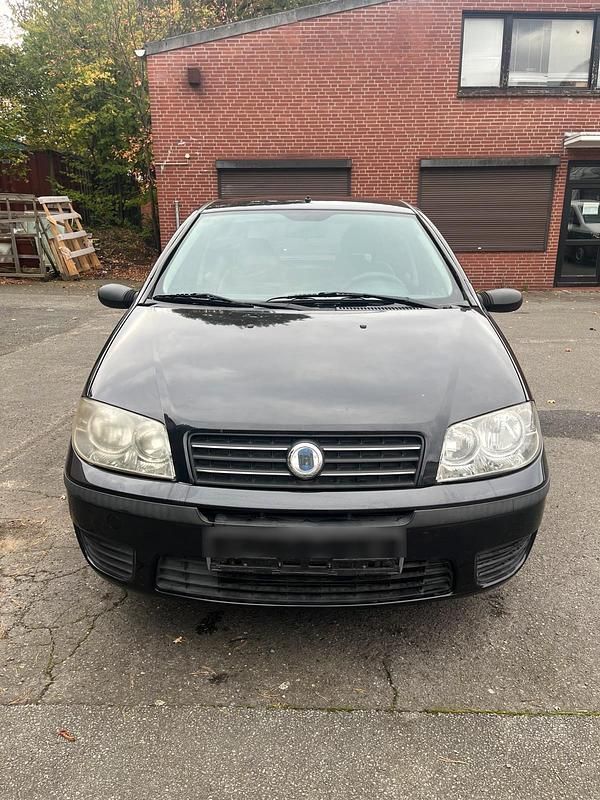 Schwarz Gebraucht 2003 Fiat Punto Kleinwagen | 400 € (Superpreis) - Bild 1/4