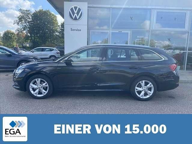 Schwarz metallic Gebraucht 2022 Skoda Octavia Style Kombi | 26.940 € (Etwas zu teuer) - Bild 1/4