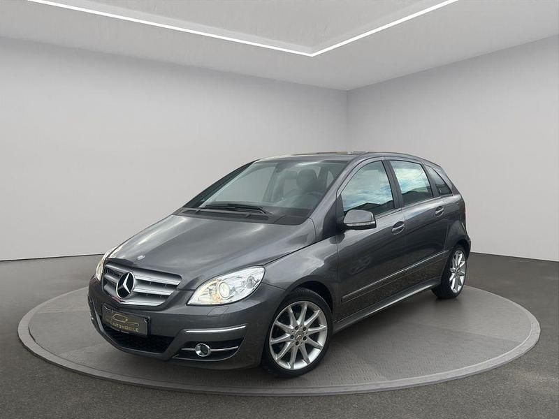 Grau Gebraucht 2010 Mercedes B200 Van / Kleinbus | 6.900 € (Etwas zu teuer) - Bild 1/4