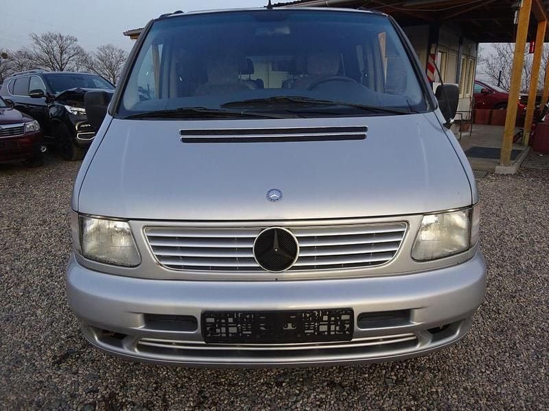 Gebraucht Mercedes V220 122 PS (89 kW) 2002 Grau Van / Kleinbus