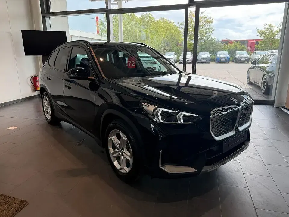 Neu BMW iX1 Sport Line 150 kW (204 PS) 2026 Schwarz SUV