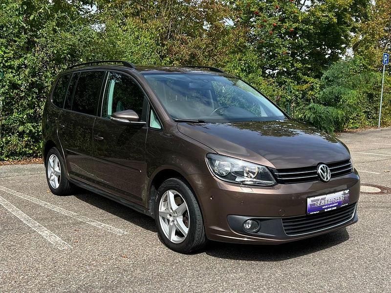 Braun Gebraucht 2014 VW Touran Comfortline Van / Kleinbus | 8.800 € (Fairer Preis) - Bild 1/4