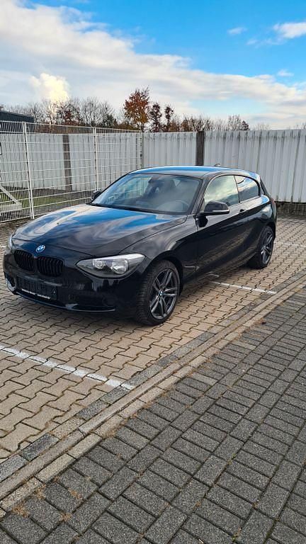 Schwarz Gebraucht 2012 BMW 116 Kleinwagen | 6.900 € (Etwas zu teuer) - Bild 1/4