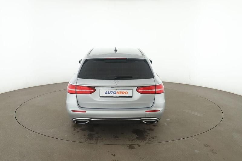 Gebraucht Mercedes E220 Avantgarde 194 PS (142 kW) 2020 Grau Kombi