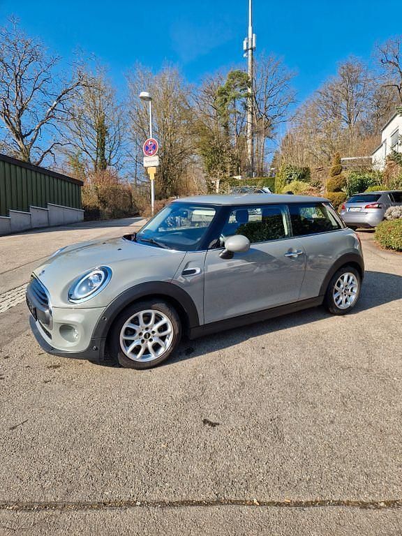 Grau Gebraucht 2018 Mini ONE Kleinwagen | 12.300 € (Guter Preis) - Bild 1/4