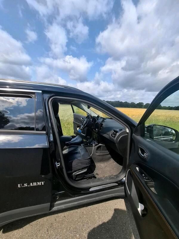Schwarz Gebraucht 2018 Jeep Compass SUV | 14.000 € (Superpreis) - Bild 1/4