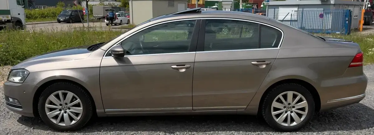Gebraucht VW Passat 120 PS (88 kW) 2011 Grau Limousine