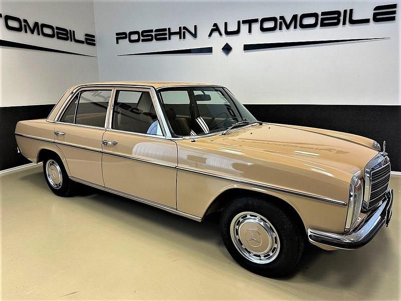 Beige Gebraucht 1975 Mercedes W115 Limousine | 17.900 € - Bild 1/4