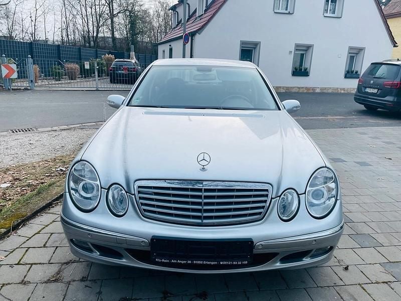 Silber Gebraucht 2005 Mercedes E280 Elegance Limousine | 5.500 € (Guter Preis) - Bild 1/4