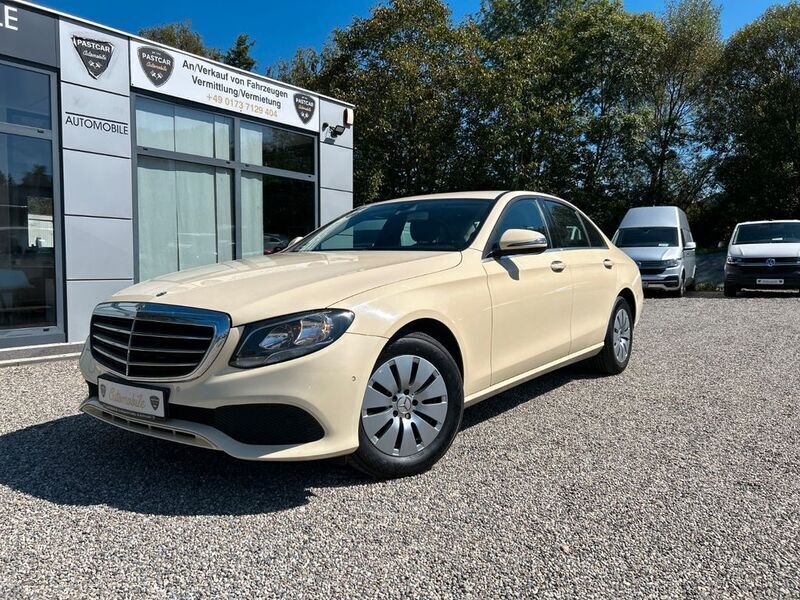 Gelb Gebraucht 2017 Mercedes E200 Limousine | 16.900 € (Guter Preis) - Bild 1/4