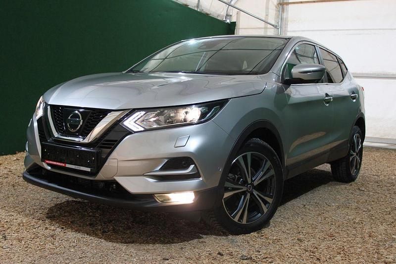 Gebraucht Nissan Qashqai N-Connecta 116 PS (85 kW) 2018 Silber SUV