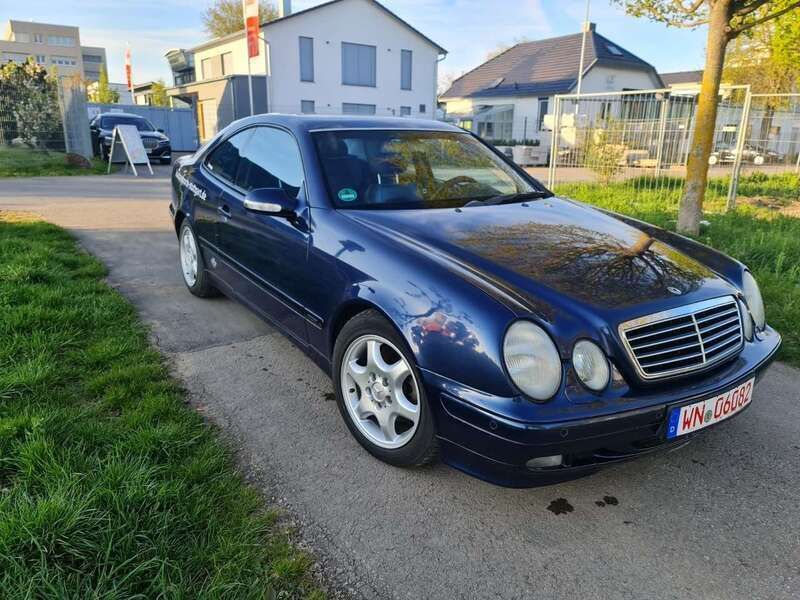 Blau Gebraucht 2000 Mercedes CLK230 Avantgarde Coupé | 4.999 € (Etwas zu teuer) - Bild 1/4
