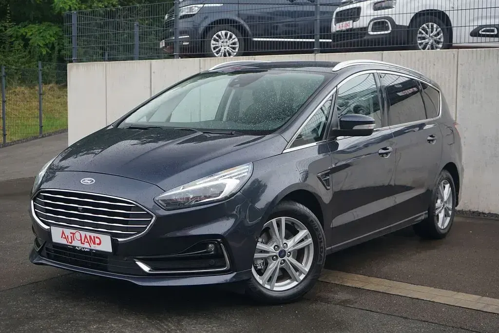 Gebraucht Ford S-MAX Titanium 150 PS (110 kW) 2021 Grau Van / Kleinbus