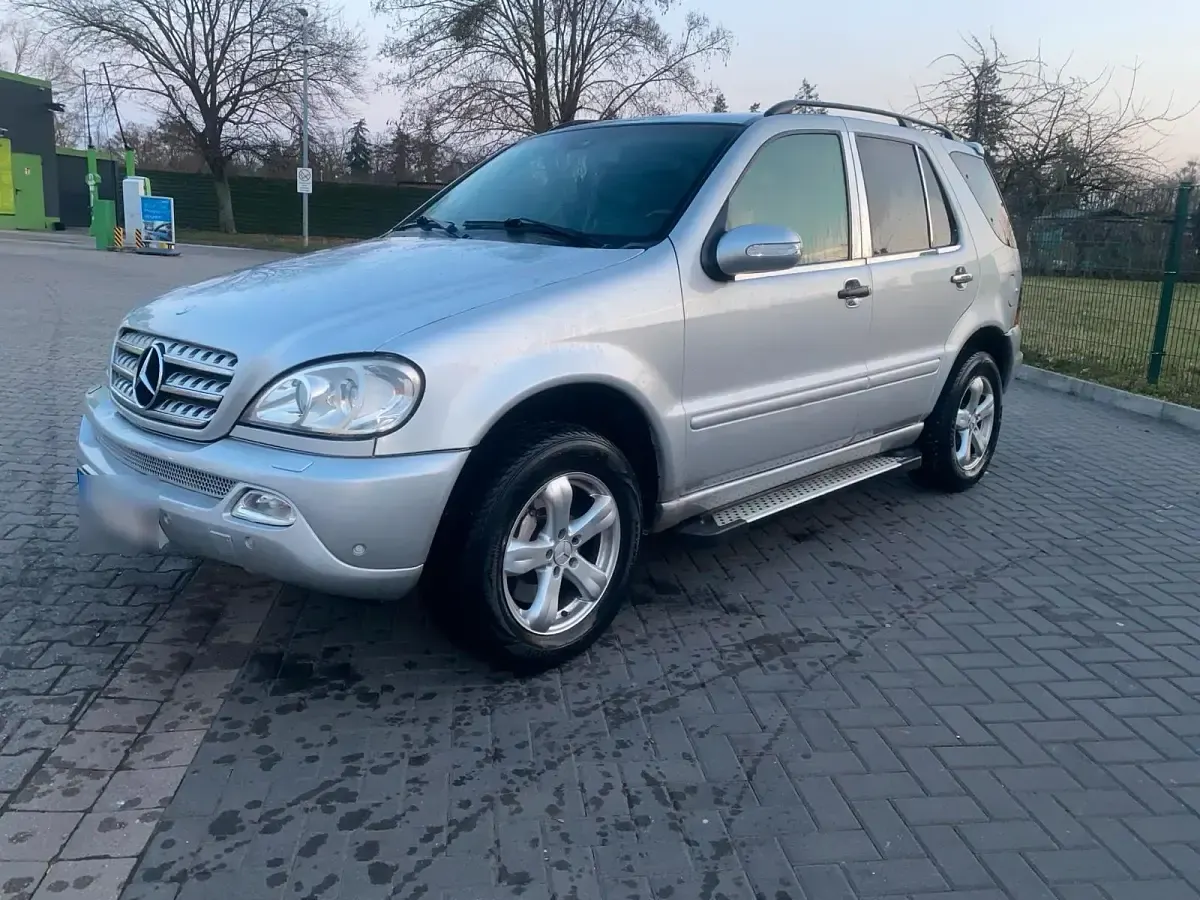 Gebraucht Mercedes ML500 163 PS (119 kW) 2004 Grau SUV