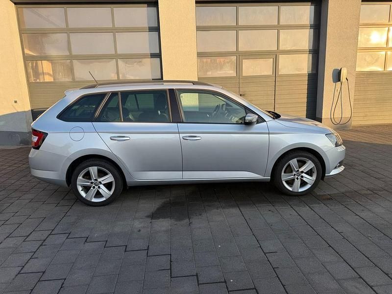 Silber Gebraucht 2015 Skoda Fabia Ambition Kombi | 4.800 € (Fairer Preis) - Bild 1/4