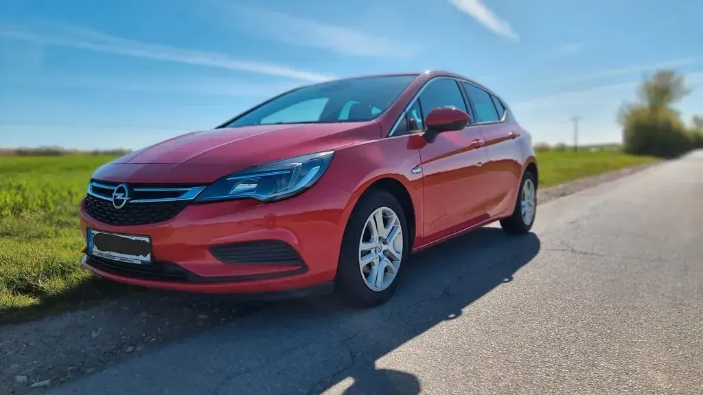 Second-hand Opel Astra 105 CP (77 kW) 2017 Roșu Berlinǎ