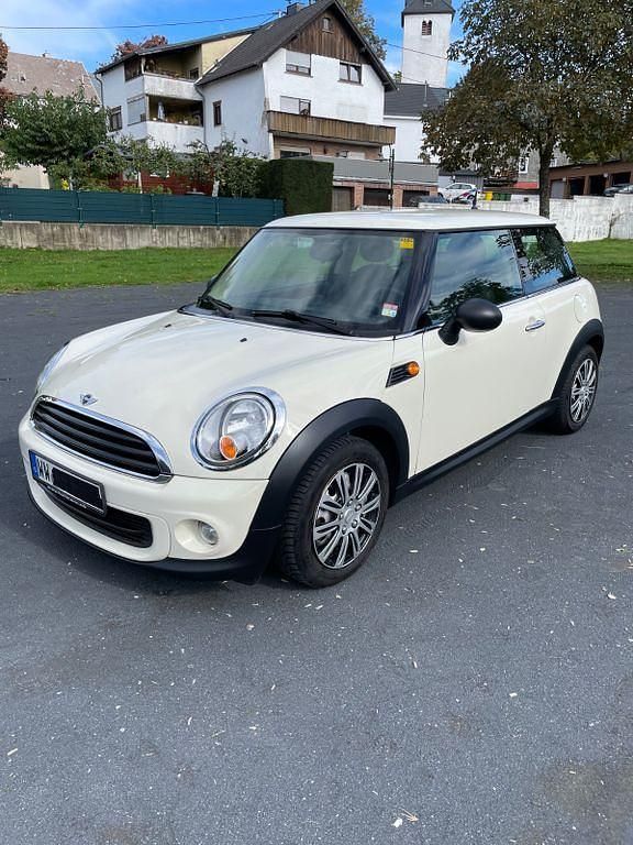 Weiß Gebraucht 2010 Mini ONE Kleinwagen | 2.900 € (Fairer Preis) - Bild 1/4