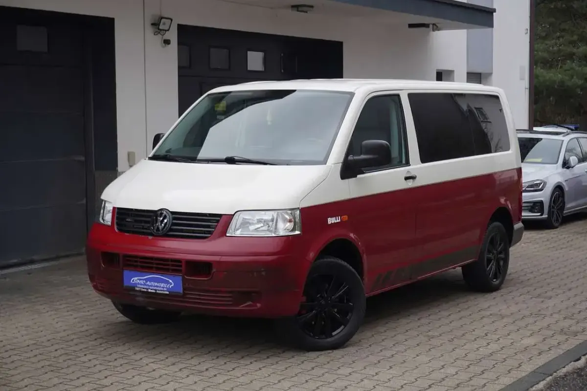 Gebraucht VW Caravelle 102 PS (75 kW) 2007 Grauweiß + wrot Van