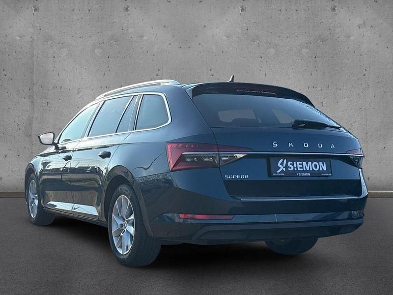 Gebraucht Skoda Superb Style 150 PS (110 kW) 2019 Lavablau metallic Kombi