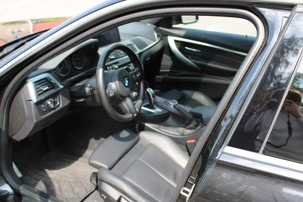 Gebraucht BMW 330 M Sport 258 PS (189 kW) 2015 Schwarz Kombi
