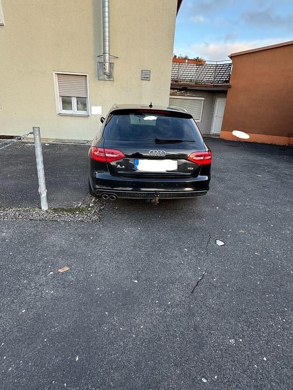 Używany Audi A4 S-Line 150 KM (110 kW) 2015 Czarny Kombi