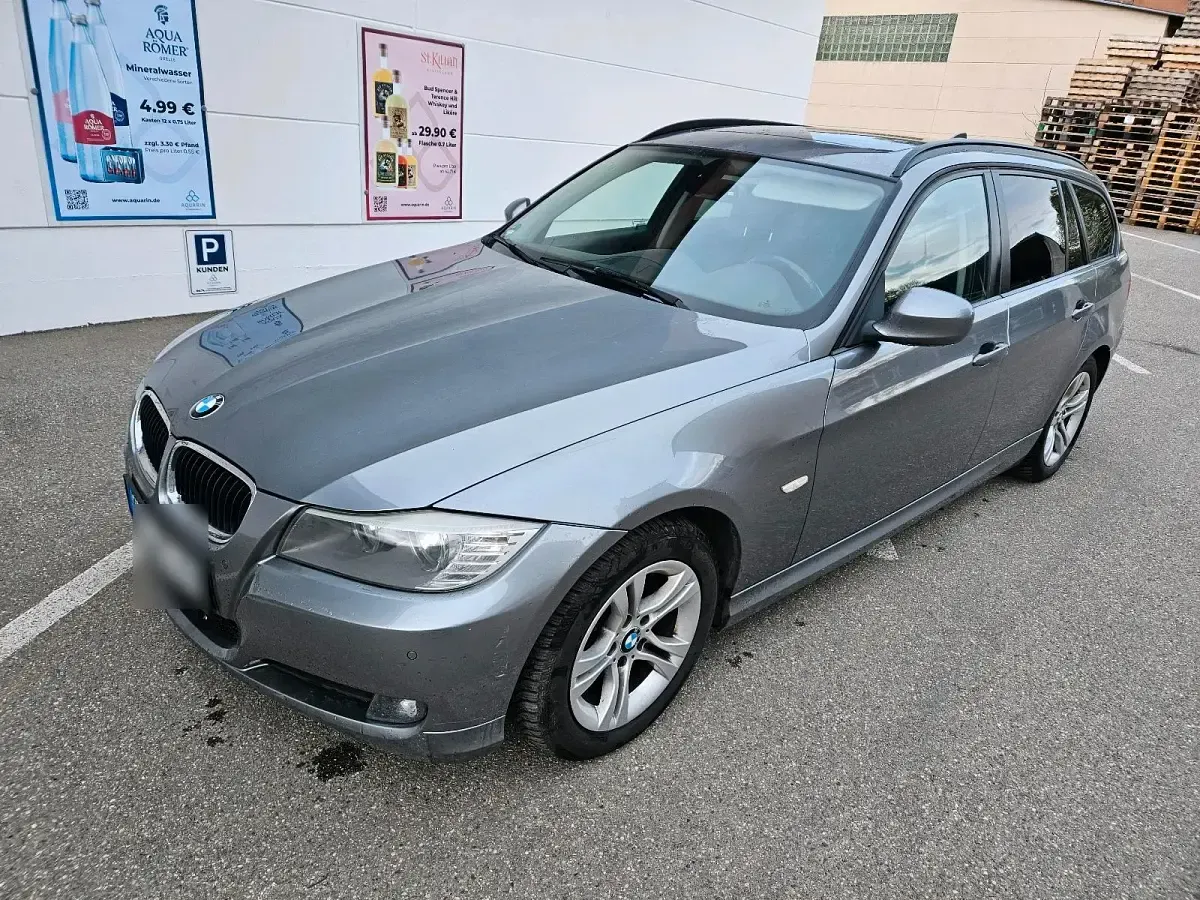 Gebraucht BMW 318 143 PS (105 kW) 2013 Grau Kombi