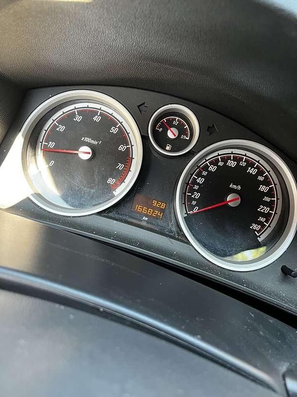 Gebraucht 2006 Opel Astra Coupé | 1.800 € (Guter Preis) - Bild 1/3