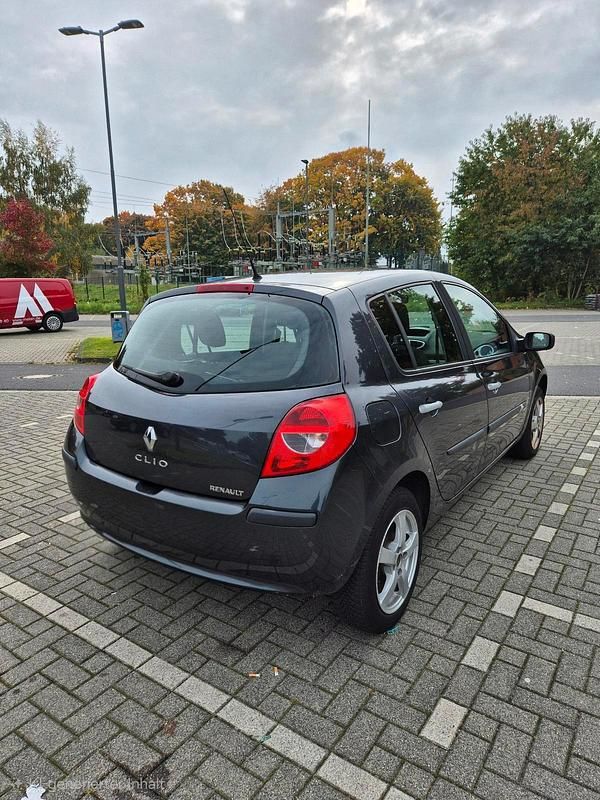 Gebraucht Renault Clio II 75 PS (55 kW) 2006 Blau Kleinwagen