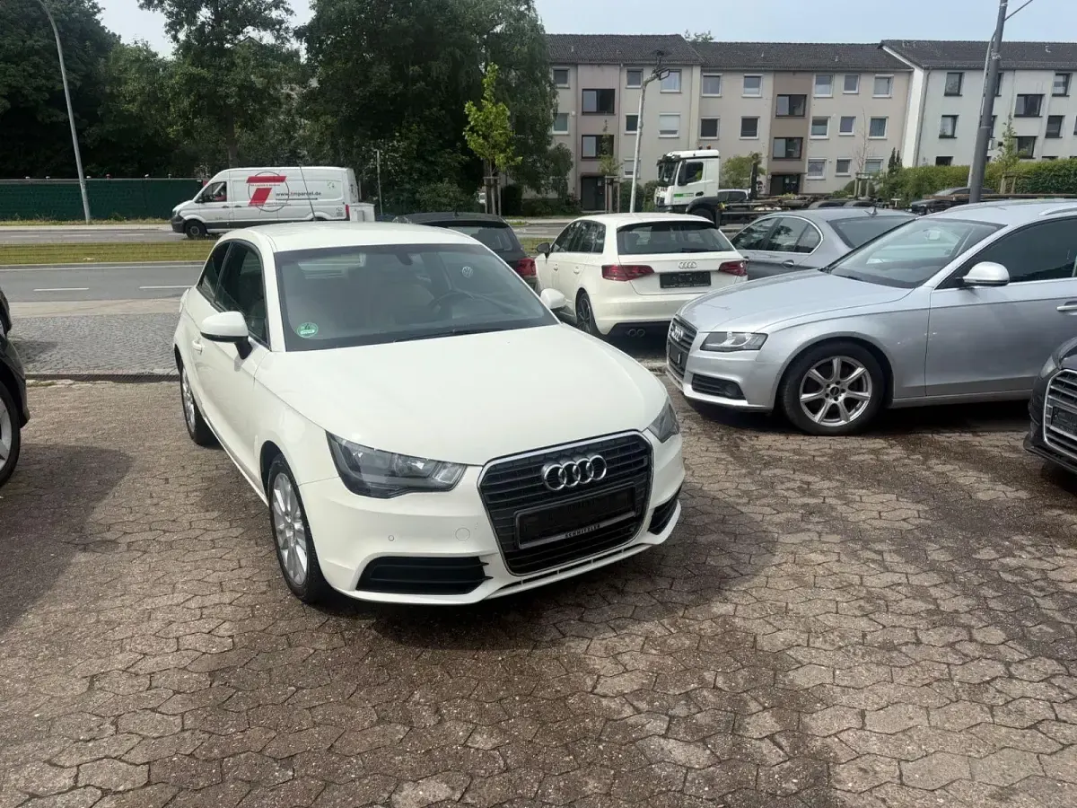Gebraucht Audi A1 Attraction 86 PS (63 kW) 2010 Beige Kleinwagen