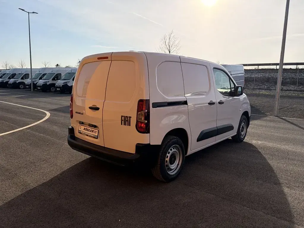 Neu Fiat Doblò 102 PS (75 kW) 2026 Weiß Van / Kleinbus