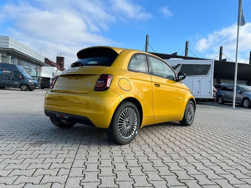 Neu Fiat 500 Icon 65 PS (47 kW) 2026 Sun of italy gelb metallic Kleinwagen