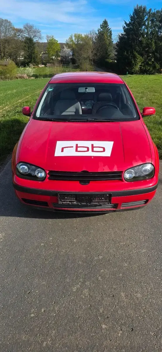Gebraucht VW Golf IV 75 PS (55 kW) 2002 Rot Kleinwagen