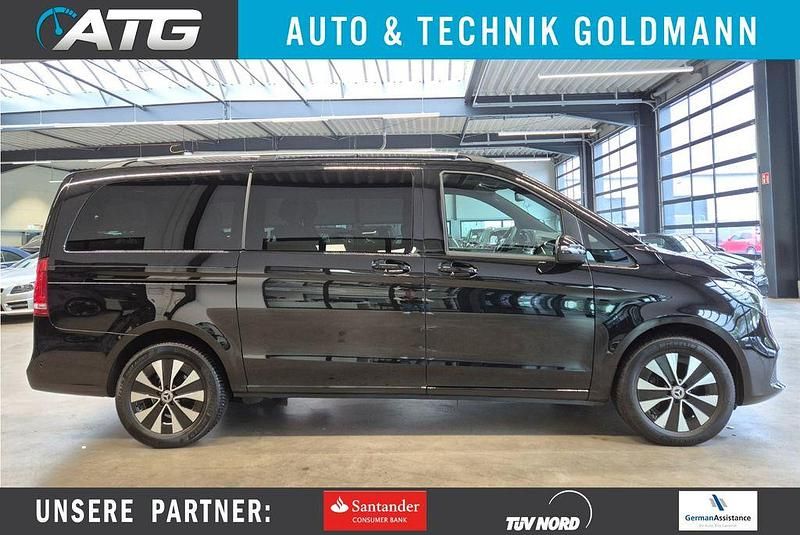 Obsidianschwarz metallic Gebraucht 2024 Mercedes V250 Van / Kleinbus | 61.950 € - Bild 1/4
