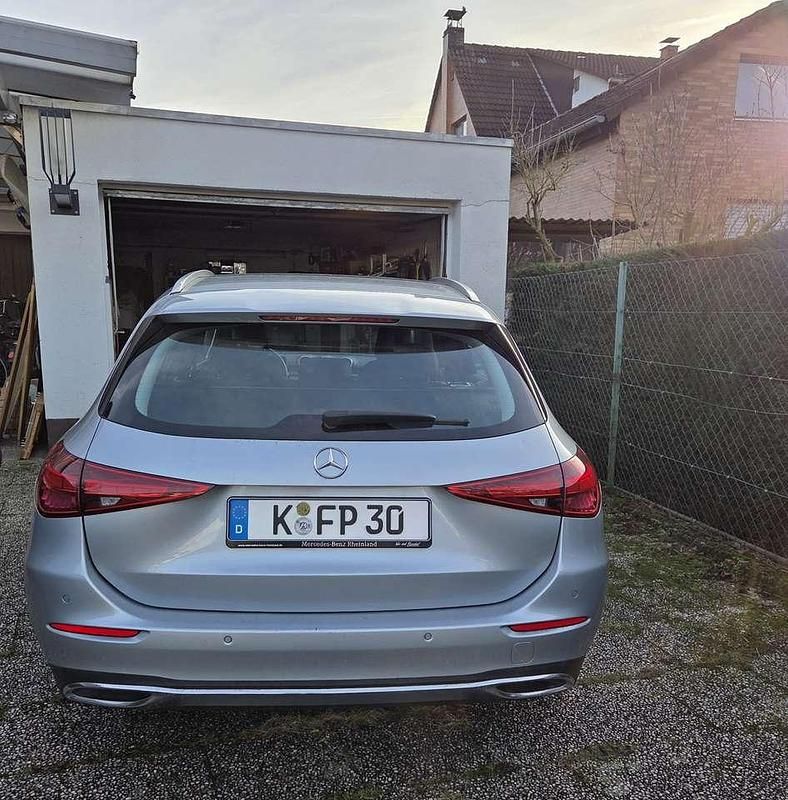 Gebraucht Mercedes C220 200 PS (147 kW) 2022 Silber Kombi