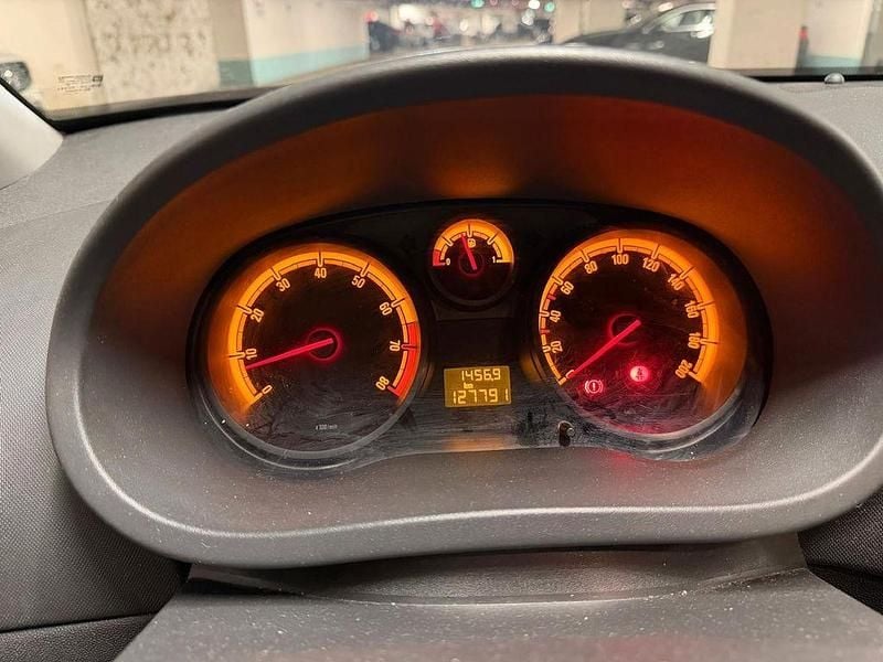 Gebraucht Opel Corsa 69 PS (50 kW) 2014 Grau Kleinwagen