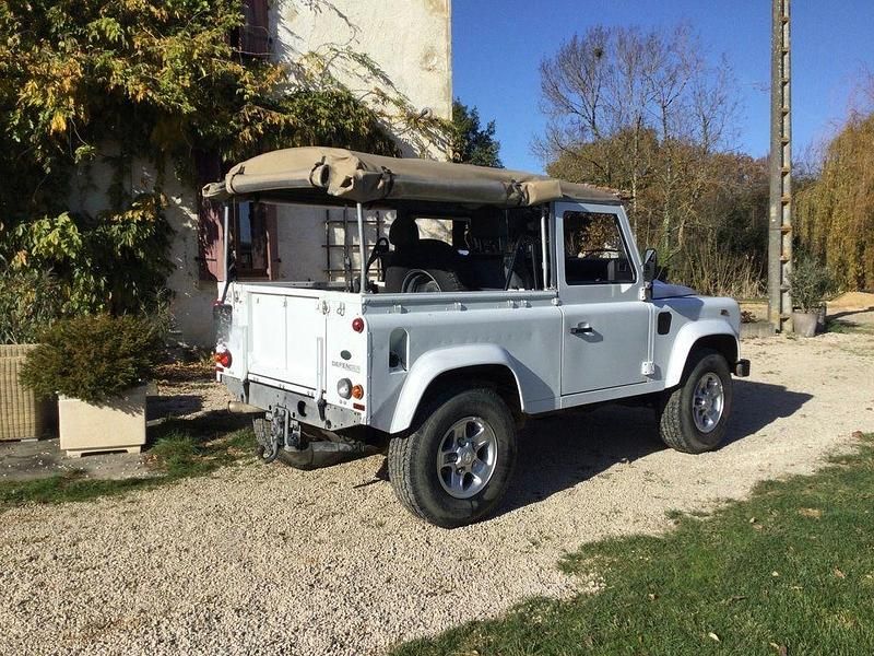 Gebraucht Land Rover Defender 122 PS (89 kW) 2011 Weiß SUV