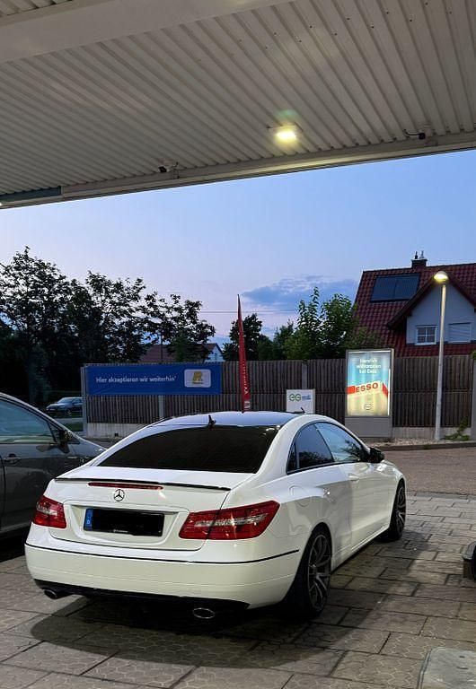 Gebraucht Mercedes E350 292 PS (214 kW) 2010 Weiß Coupé